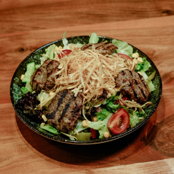 IZGARA KÖFTELİ SALATA
